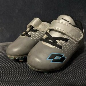 Toddler soccer cleats